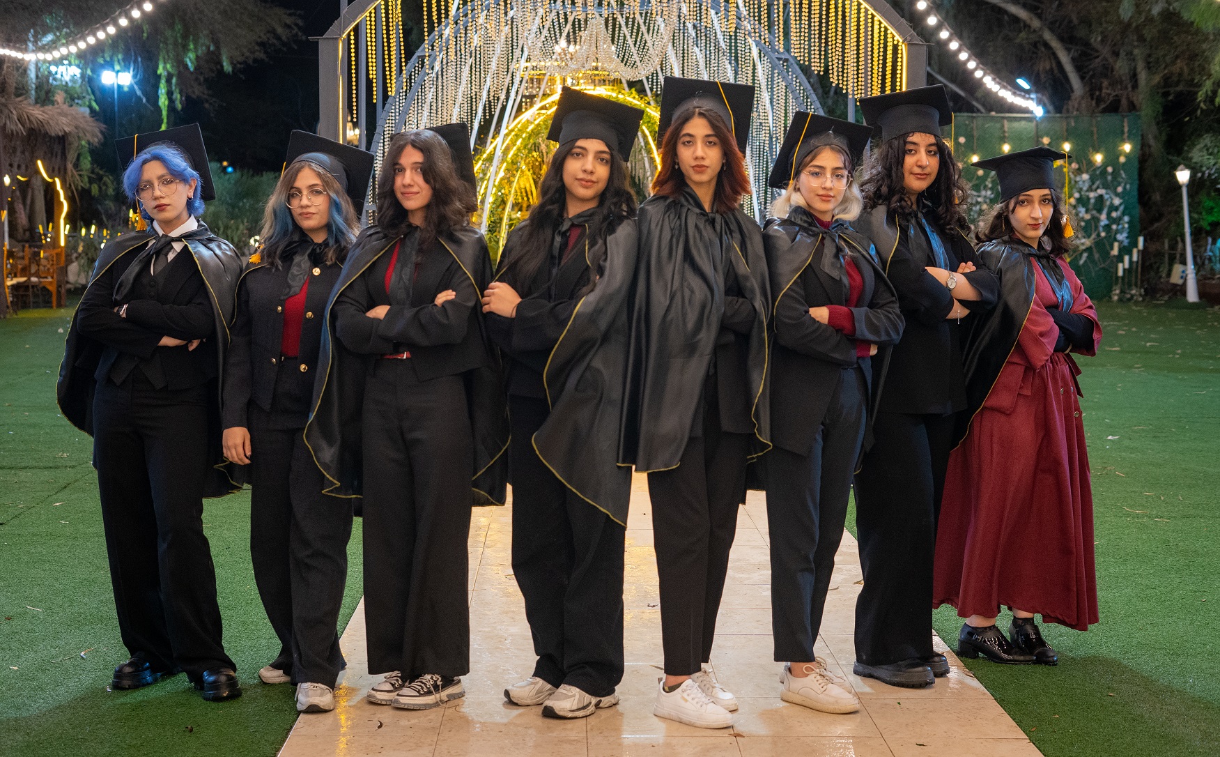 فارغ التحصیلان